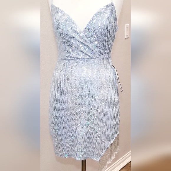 Speechless Size 7 Sequin Mini Dress. Adjustable spaghetti straps. Color: Sky - Picture 1 of 8